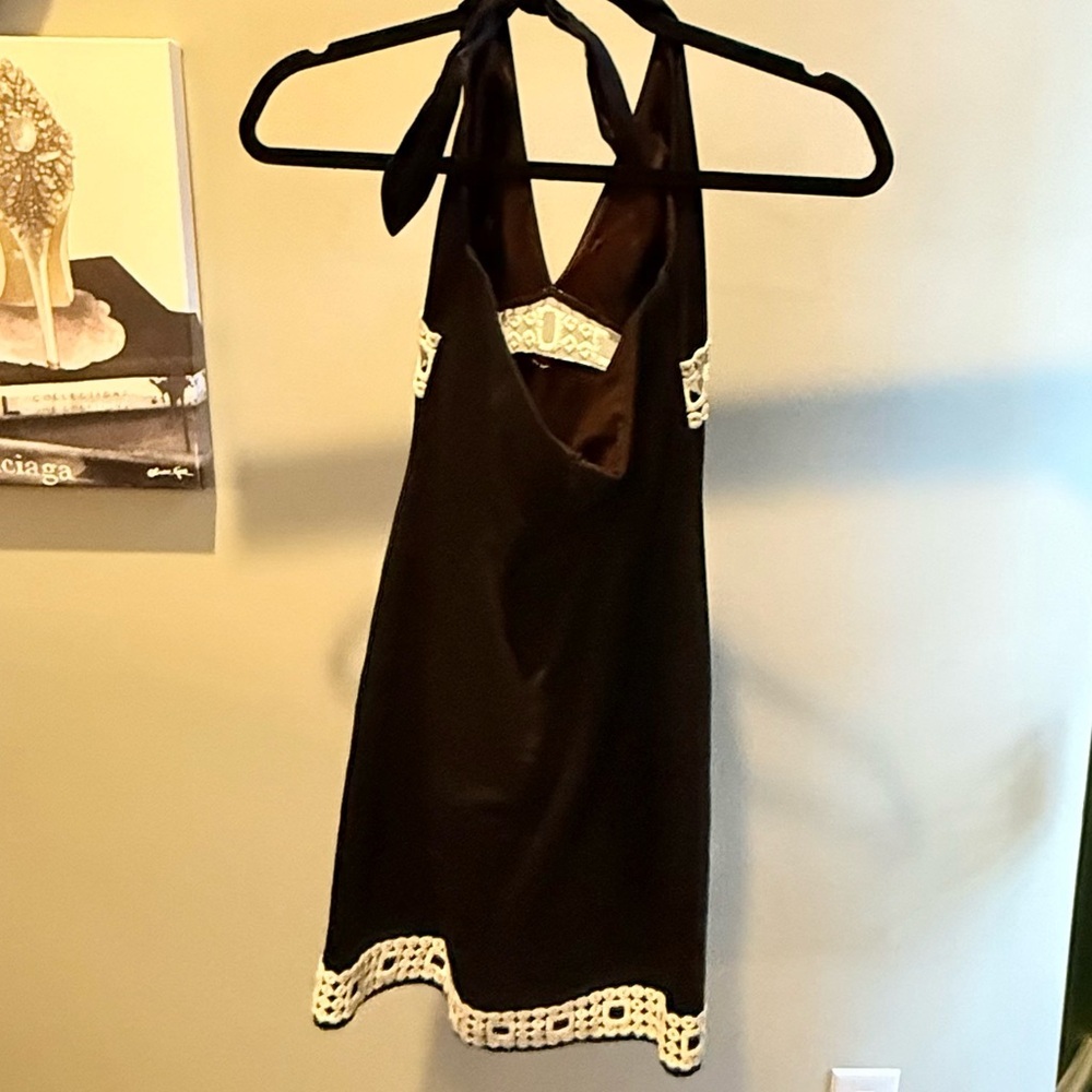 Trina Turk Black/White halter Dress with cutouts size 2/XS - Picture 7 of 11